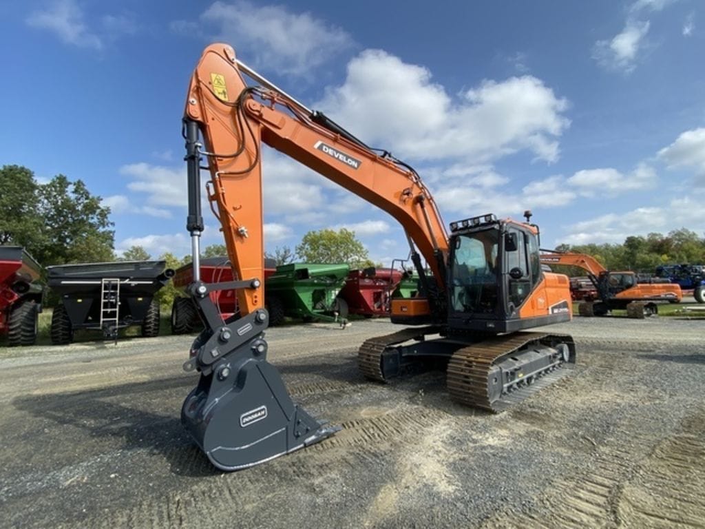 2024 Develon DX170LC-5 Equipment Image0