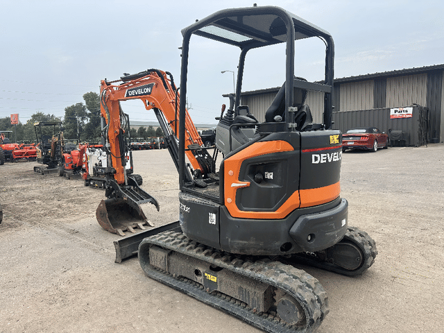 Image of Develon DX27Z-7 equipment image 1
