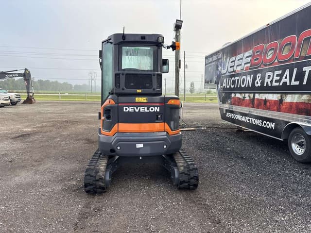 Image of Develon DX35Z-7 equipment image 2