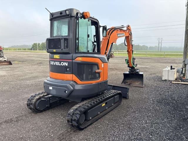 Image of Develon DX35Z-7 equipment image 3