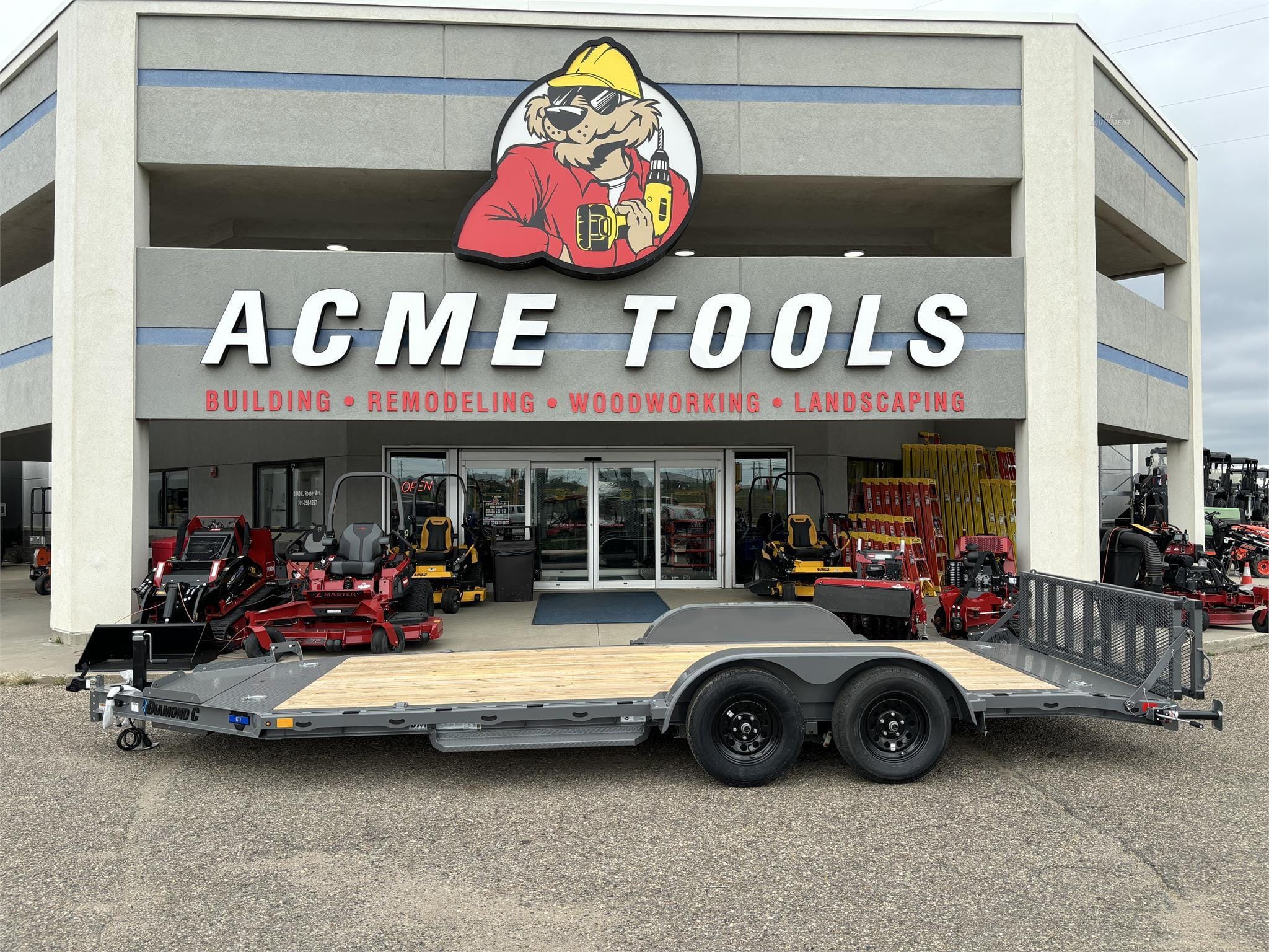 2024 Diamond C GTF Equipment Image0