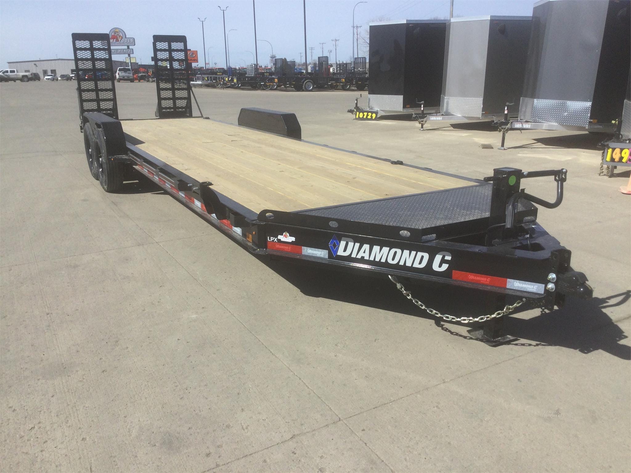 2024 Diamond C LPX Equipment Image0