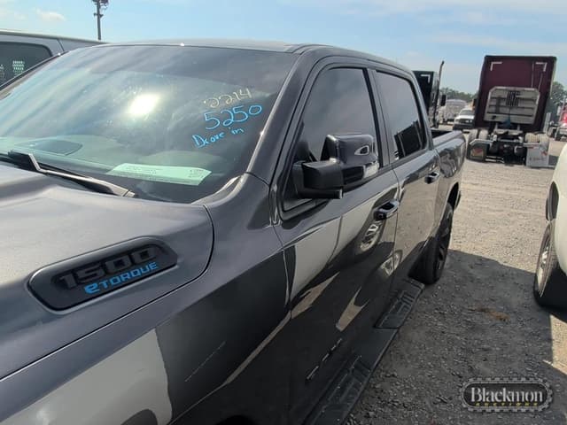 Image of Dodge Ram 1500 equipment image 2