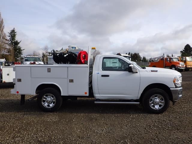 Image of Dodge Ram 2500 equipment image 3