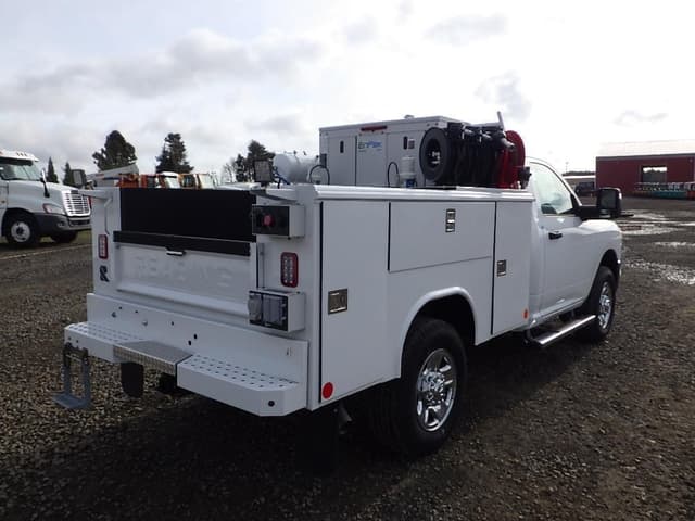 Image of Dodge Ram 2500 equipment image 4