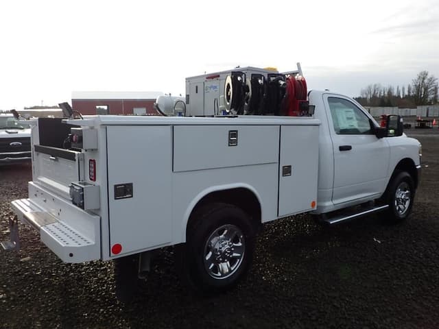 Image of Dodge Ram 2500 equipment image 4