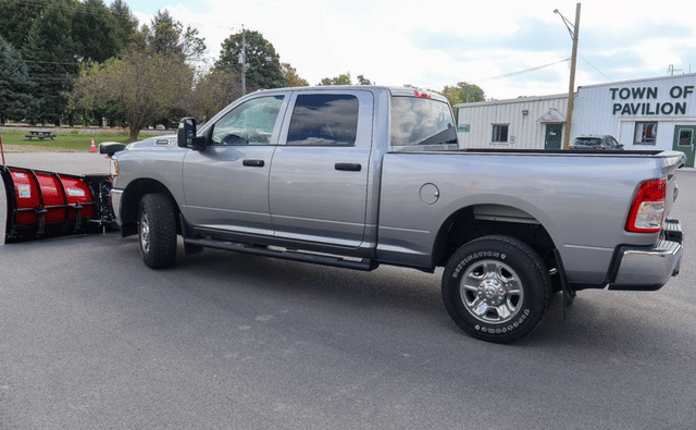 Image of Dodge Ram 3500HD equipment image 2