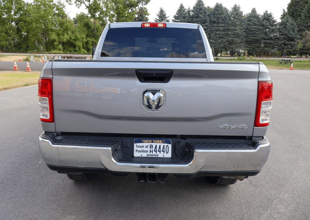Image of Dodge Ram 3500HD equipment image 3