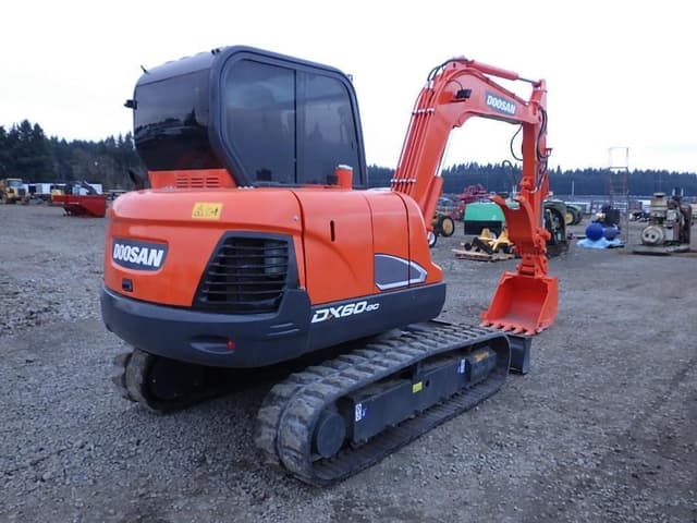 Image of Doosan DX60-9C equipment image 3