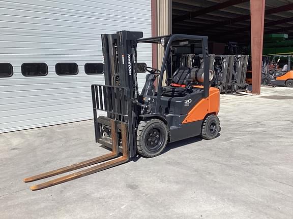 Image of  Doosan G30E-7 equipment image 1