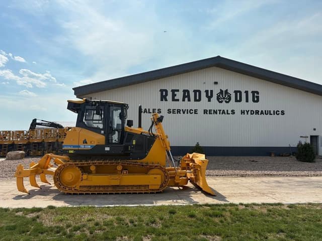 Image of Dressta TD15M II equipment image 2