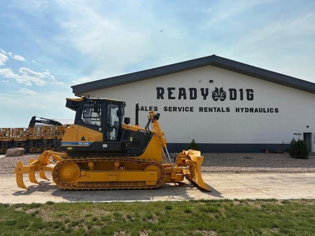 Image of Dressta TD15M II equipment image 2