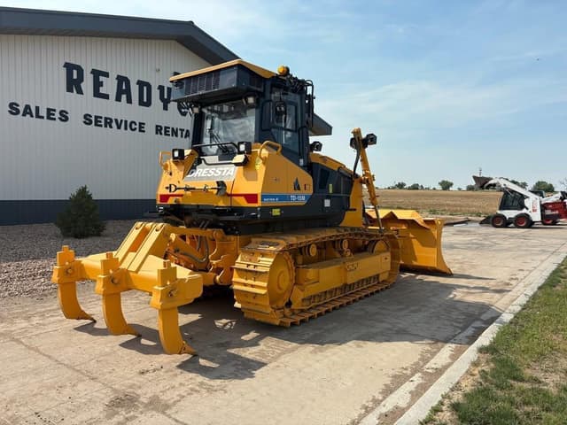 Image of Dressta TD15M II equipment image 3