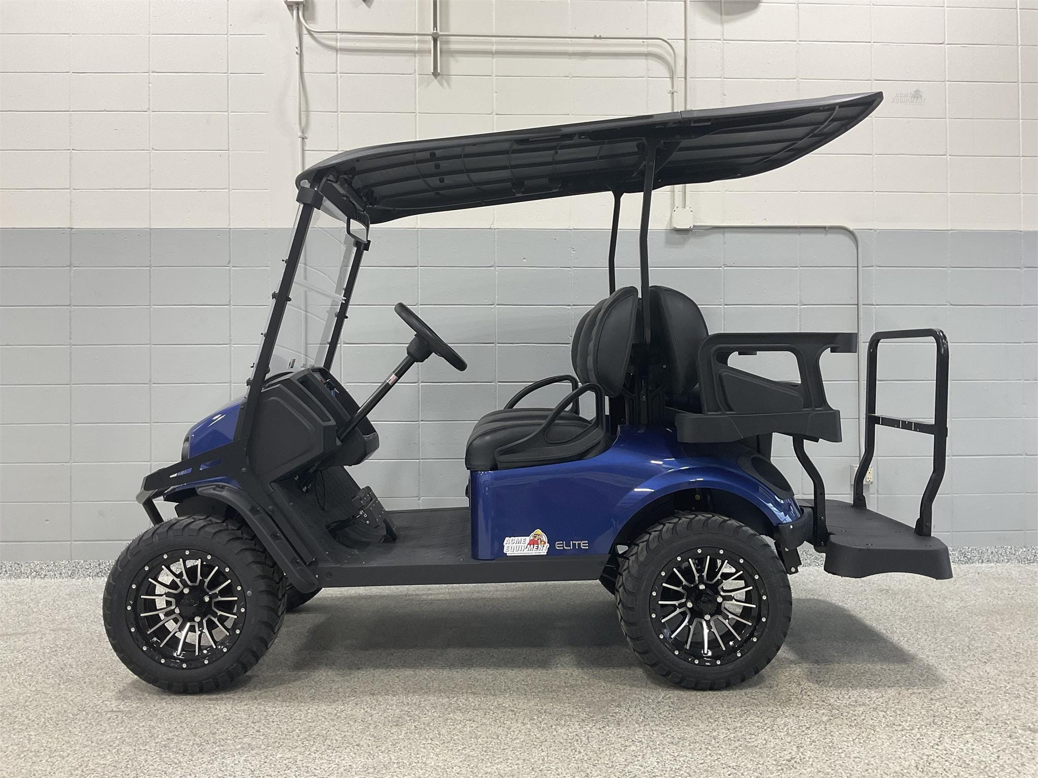 2024 EZ-GO Express S4 Elite Equipment Image0