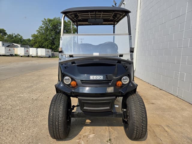 Image of EZ-GO Express S4 Elite equipment image 2