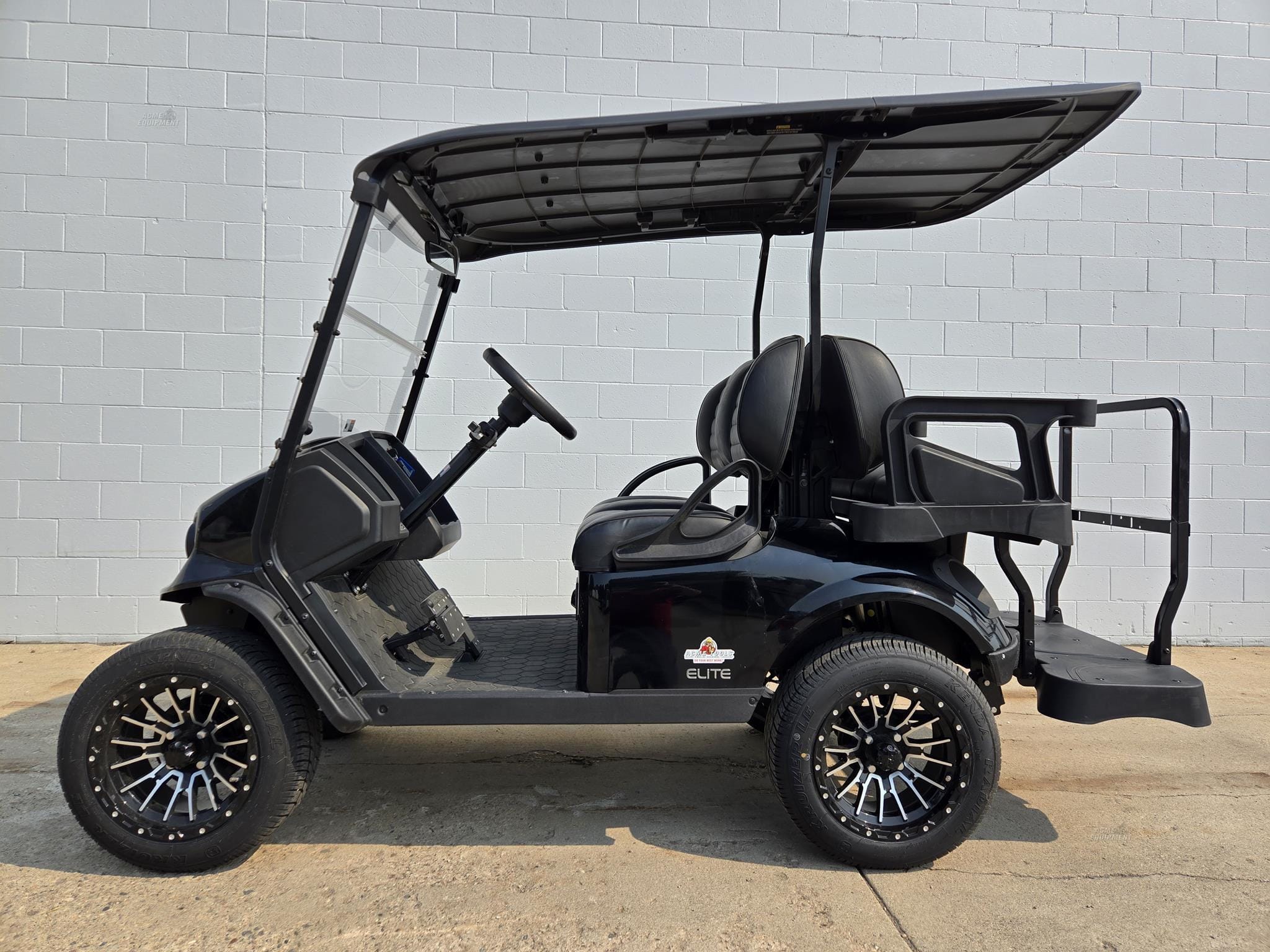 2024 EZ-GO Express S4 Elite Equipment Image0