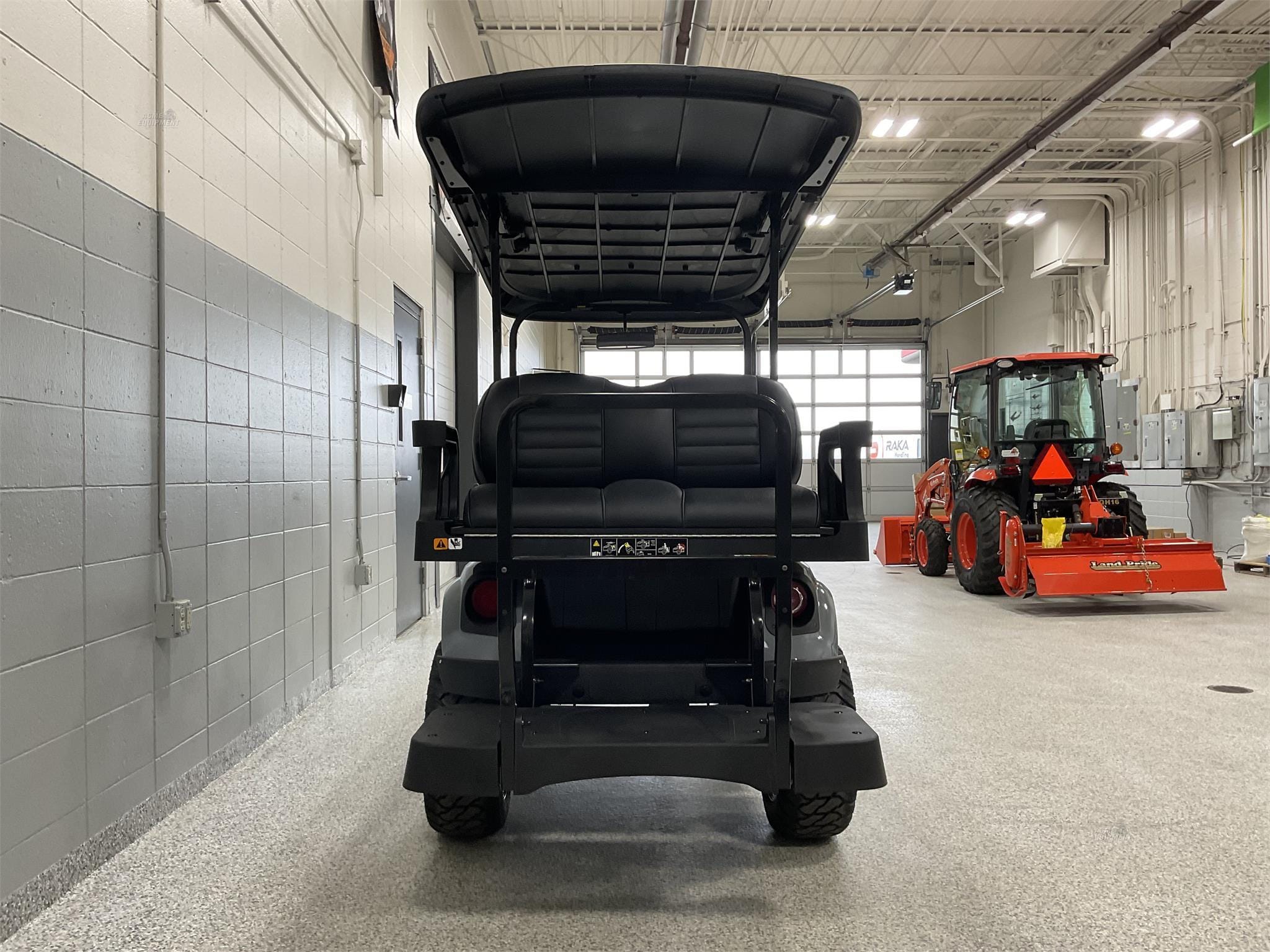 EZ-GO Express S4 Elite Equipment Image0