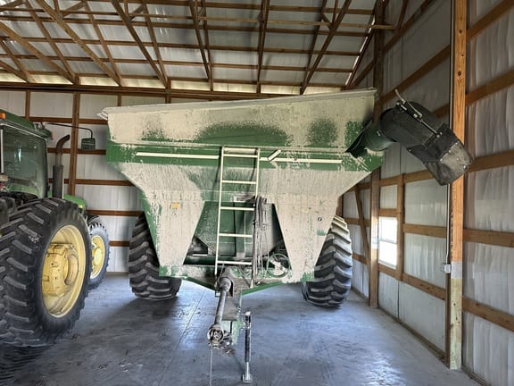 2024 E-Z Trail 710 Equipment Image0