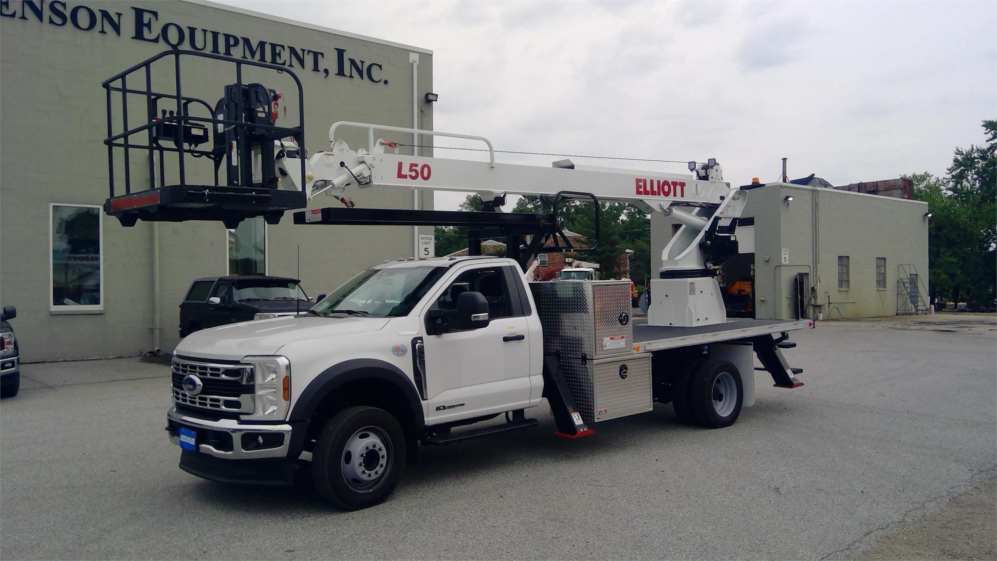 2024 Elliott L50R Equipment Image0