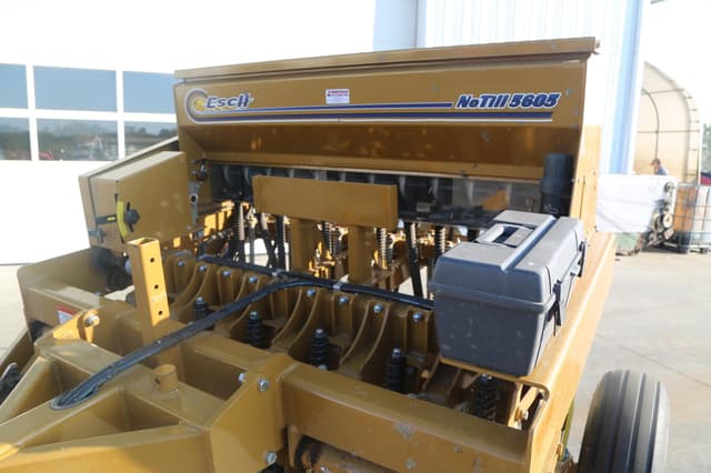 Image of Esch 5605 equipment image 1