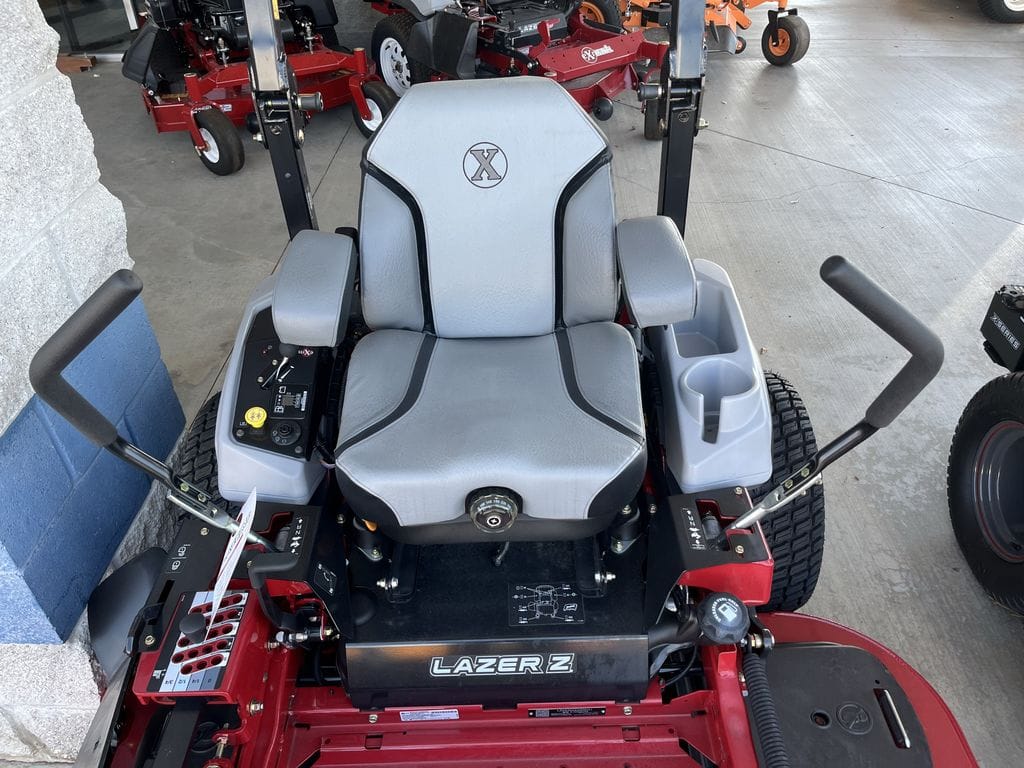 2024 Exmark LZX820AKA606Q1 Equipment Image0