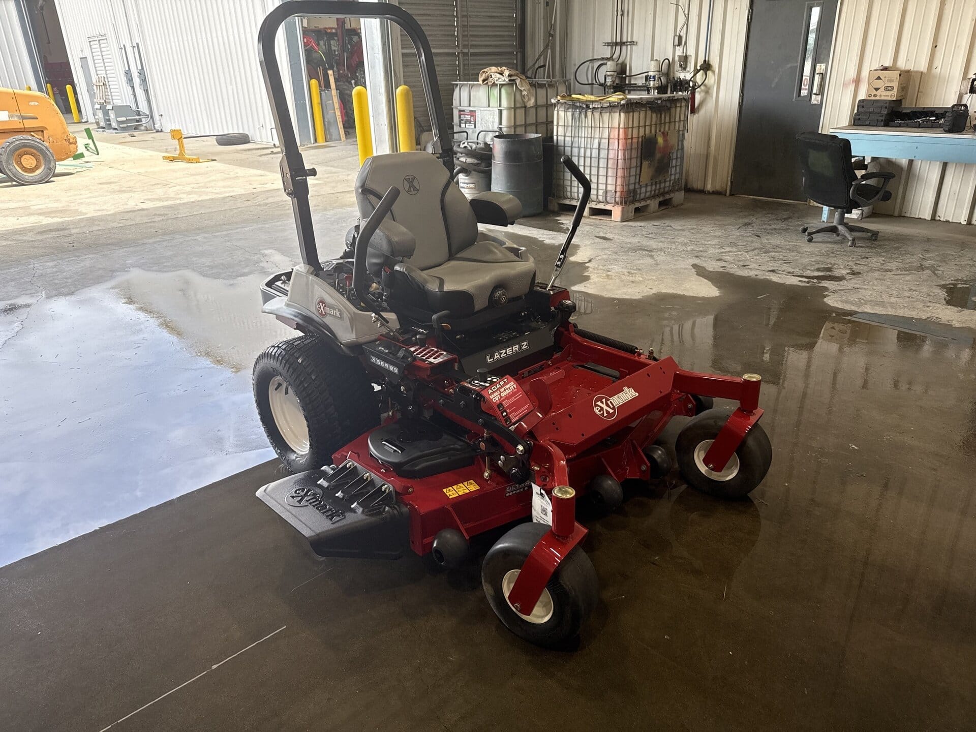 2024 Exmark Lazer Z Equipment Image0