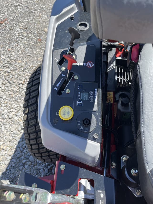 Image of Exmark LZX921GKA606Q1 equipment image 1