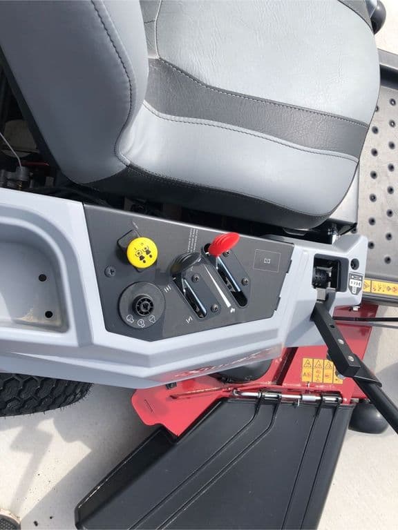 Image of Exmark Quest equipment image 3