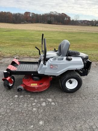 Image of Exmark QZE725GKC equipment image 2