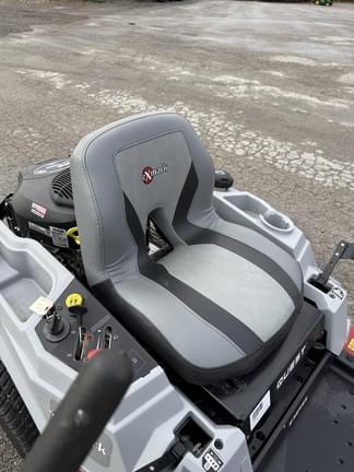 Image of Exmark QZE725GKC equipment image 4