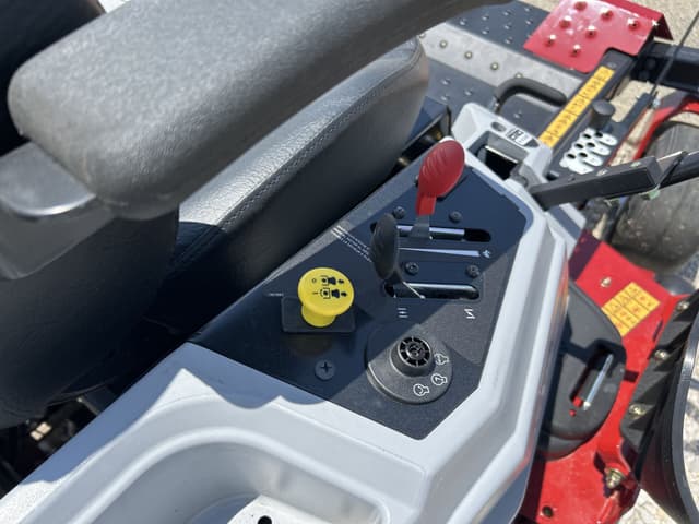 Image of Exmark Quest equipment image 2