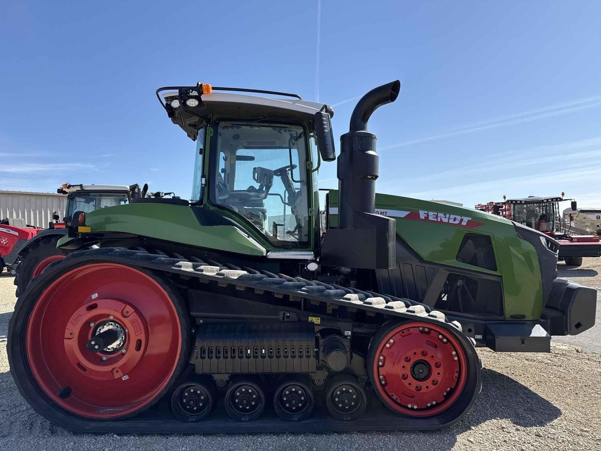 2024 Fendt 1167 Vario MT Equipment Image0