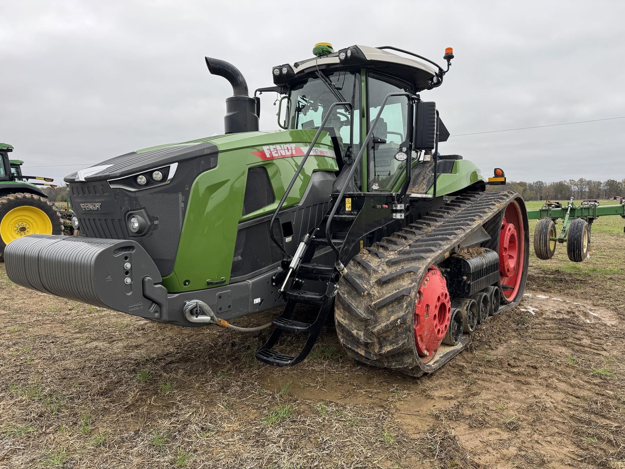2024 Fendt 1167 Vario MT Equipment Image0