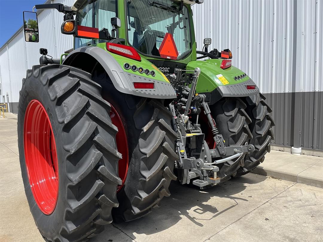 Image of Fendt 724 Vario Image 1