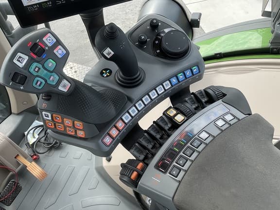 Image of Fendt 933 Vario equipment image 3