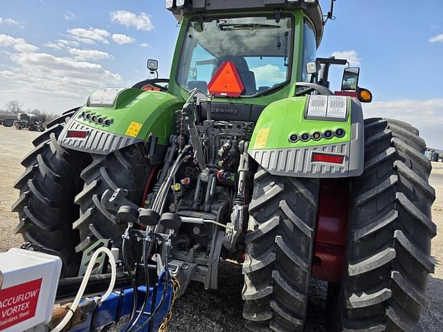 Image of Fendt 933 Vario equipment image 4