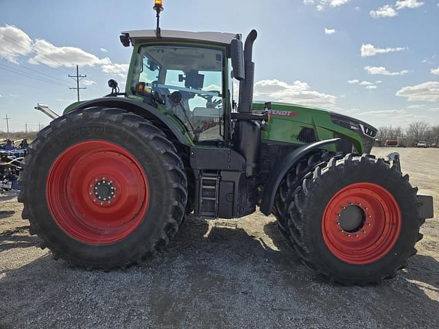 Image of Fendt 933 Vario equipment image 3