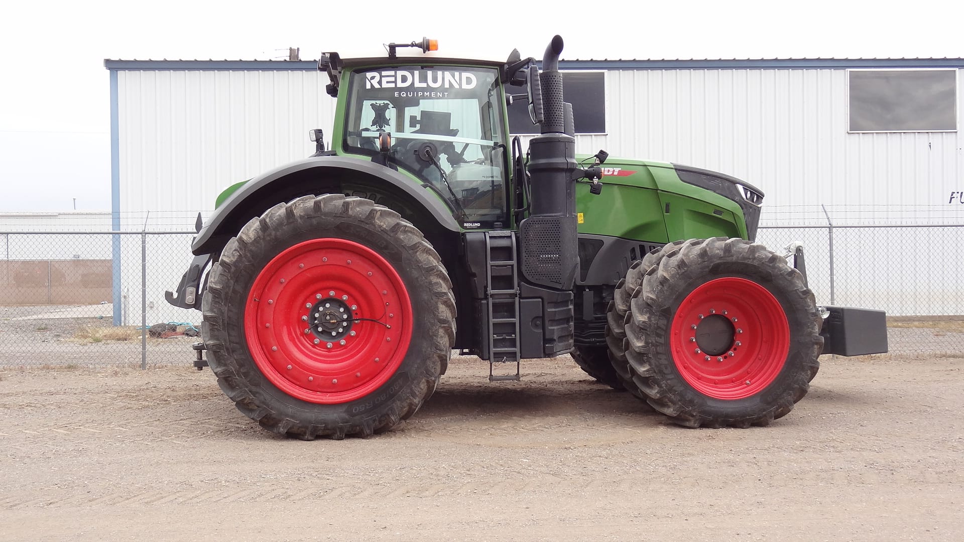 2024 Fendt 1042 Vario Equipment Image0