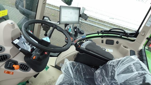 Image of Fendt 724 Vario equipment image 4