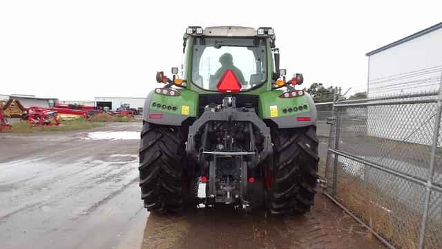 Image of Fendt 724 Vario equipment image 2