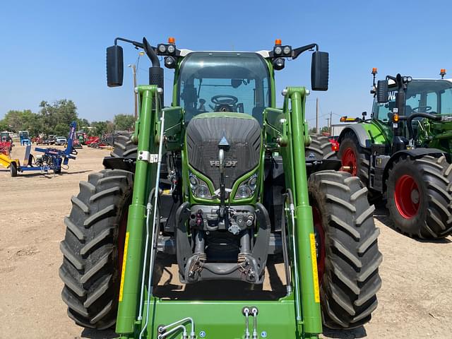 Image of Fendt 724 Vario equipment image 2