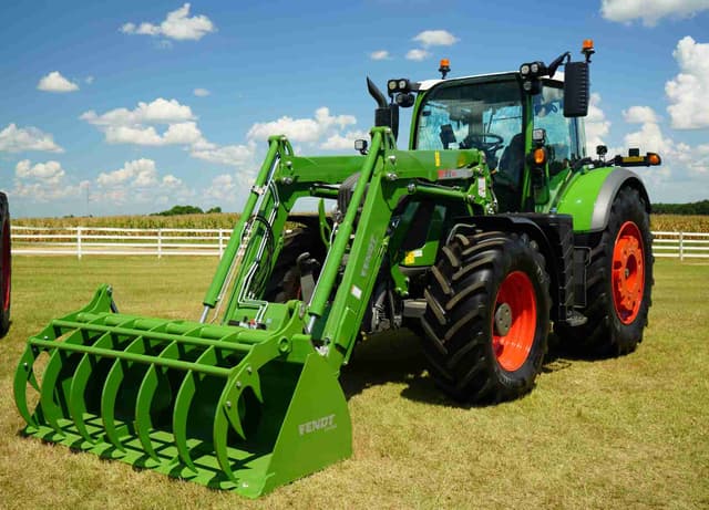 Image of Fendt 724 Vario equipment image 1