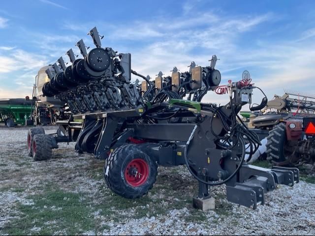 2024 Fendt Momentum 16 Equipment Image0