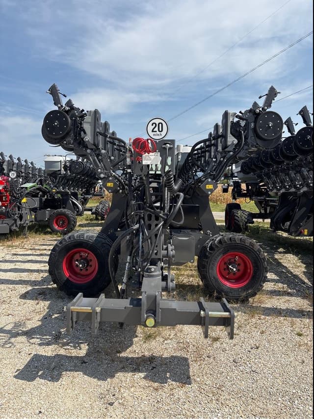 Image of Fendt Momentum 24 equipment image 2