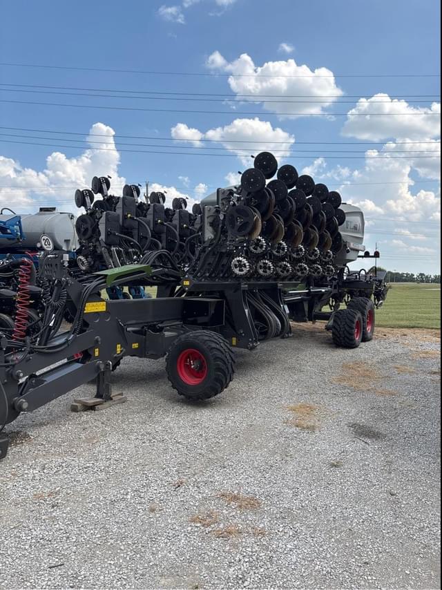 Image of Fendt Momentum 31 equipment image 2