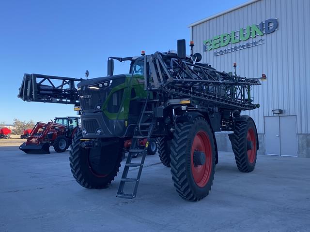 Image of Fendt RoGator 937 equipment image 3
