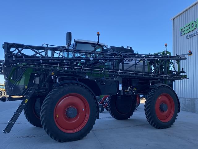 Image of Fendt RoGator 937 equipment image 4