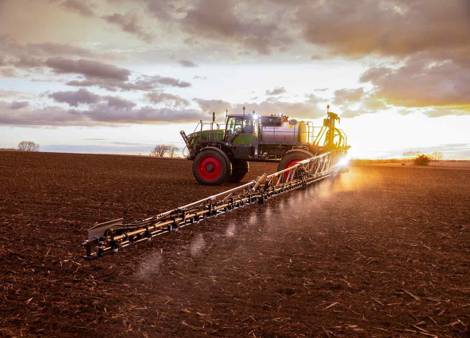 2024 Fendt RoGator 937 Equipment Image0