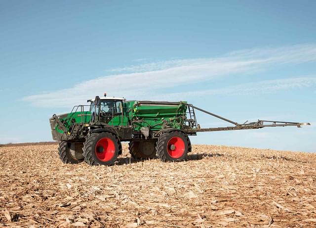 Image of Fendt RoGator 937 equipment image 4