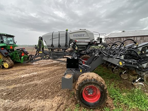 Image of Fendt Momentum 31 equipment image 2